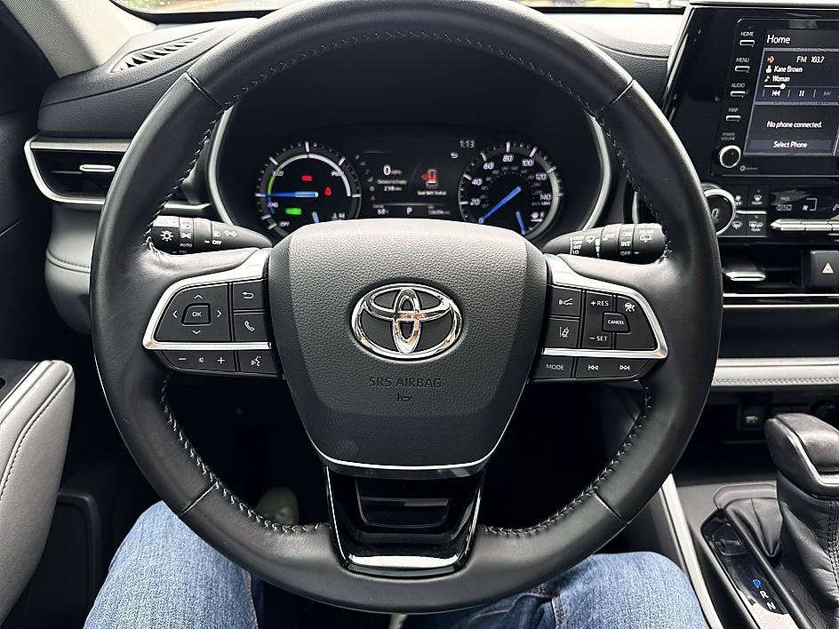 Used 2020 Moon Dust Toyota Hybrid XLE image 14