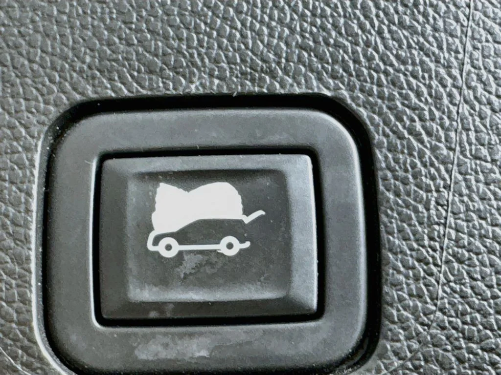 Used 2020 Summit White Chevrolet Premier image 34