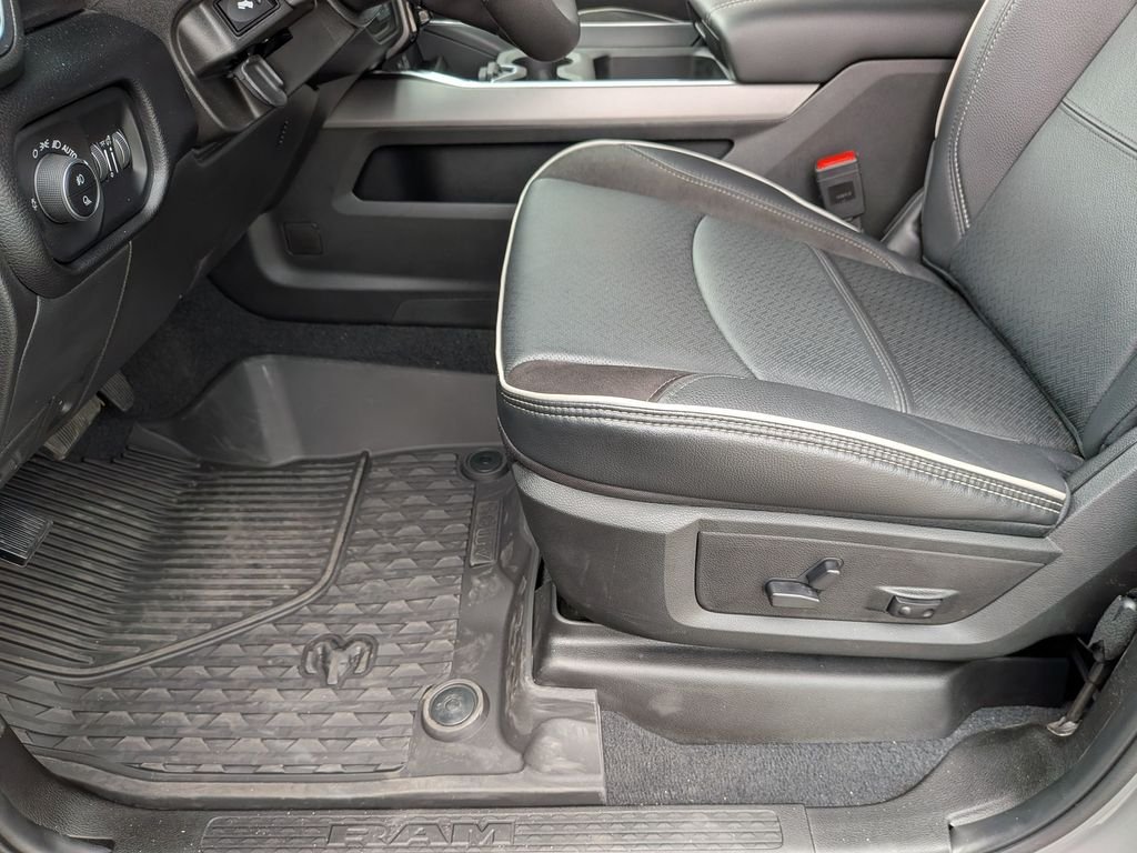New 2026 Ceramic Gray Clear-Coat Exterior Paint RAM Laramie image 15