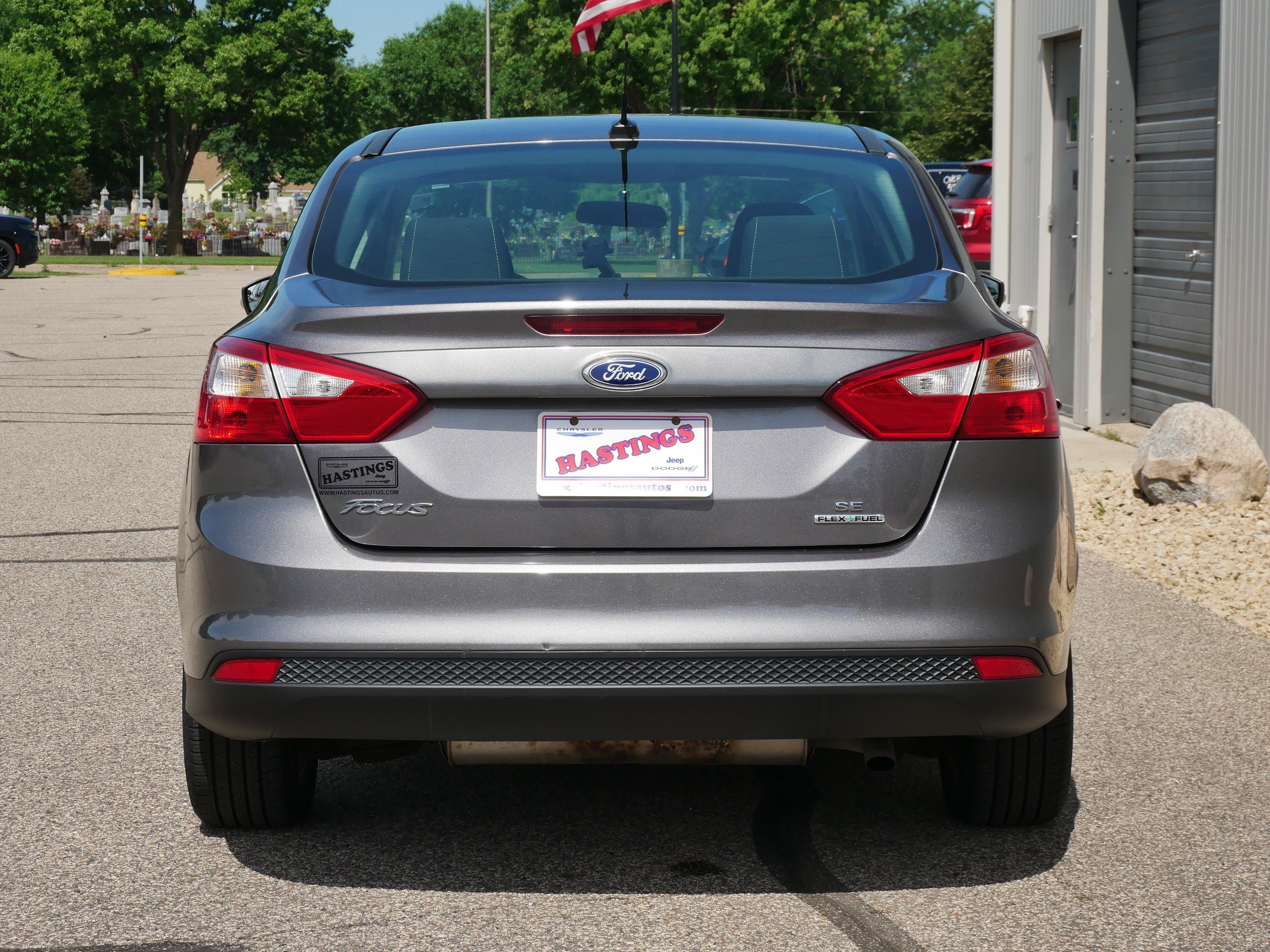 Used 2013 Gray Ford SE image 4