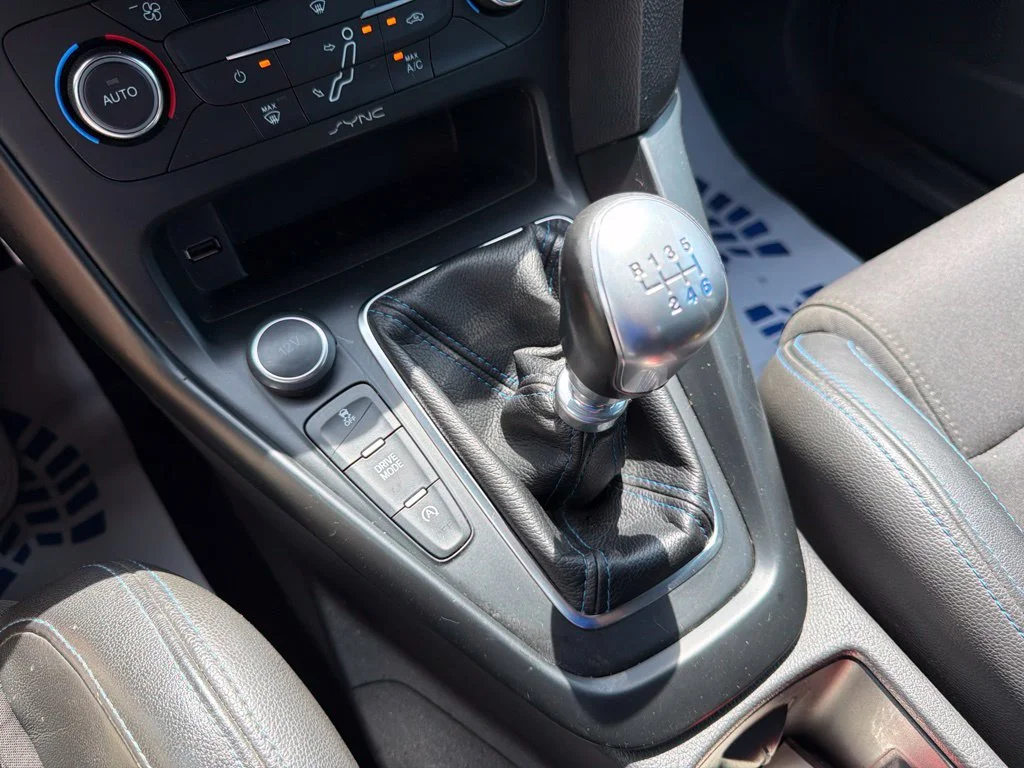 Used 2017 Nitrous Blue Ford RS image 33