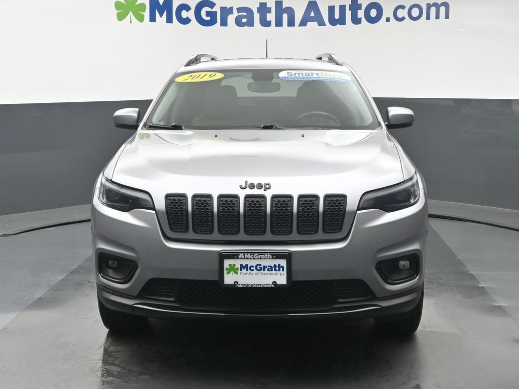 Used 2019 Silver Jeep Latitude Plus image 6