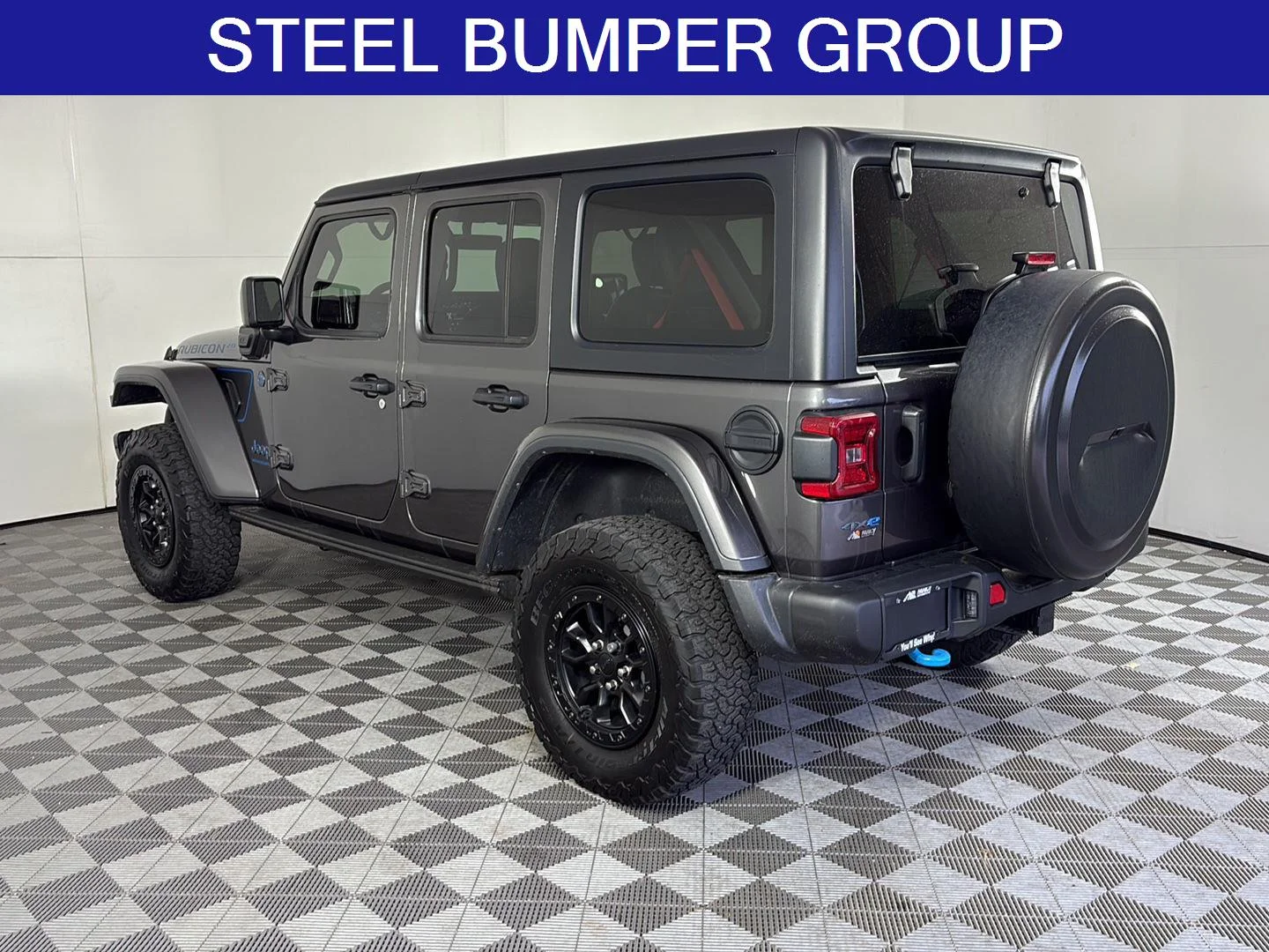 Used 2023 Granite Crystal Metallic Clearcoat Jeep Rubicon 20th Anniversary image 7
