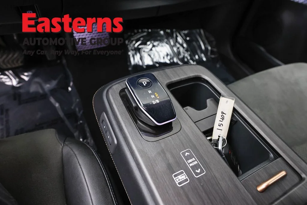 Used 2023 Black Nissan ENGAGE image 12