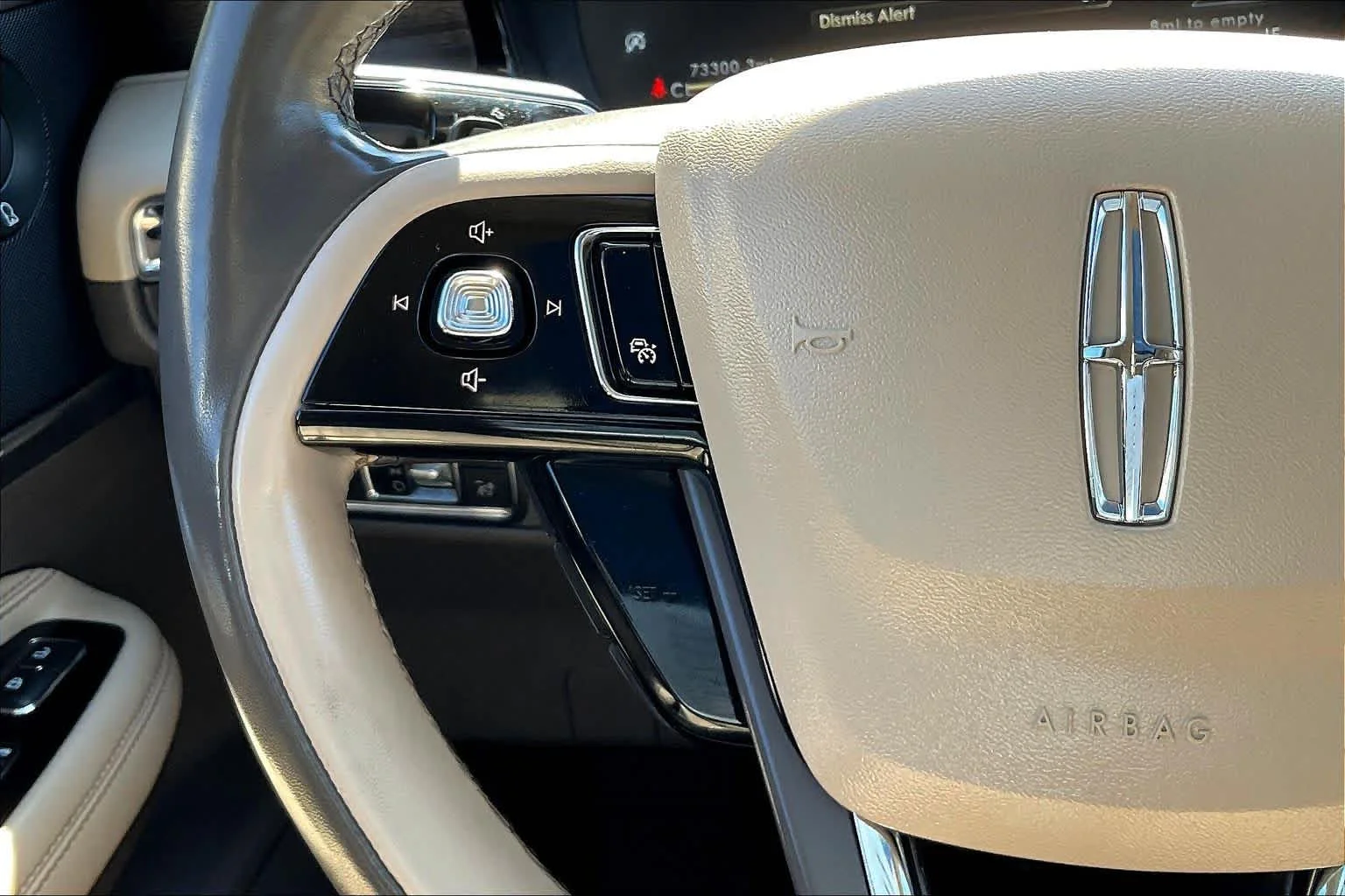 Used 2021 Iced Mocha Lincoln Reserve image 22