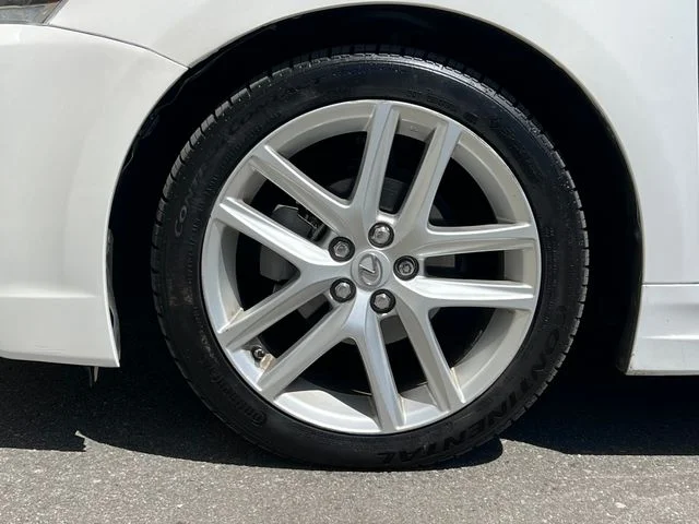 Used 2016 Eminent White Pearl Lexus  image 11