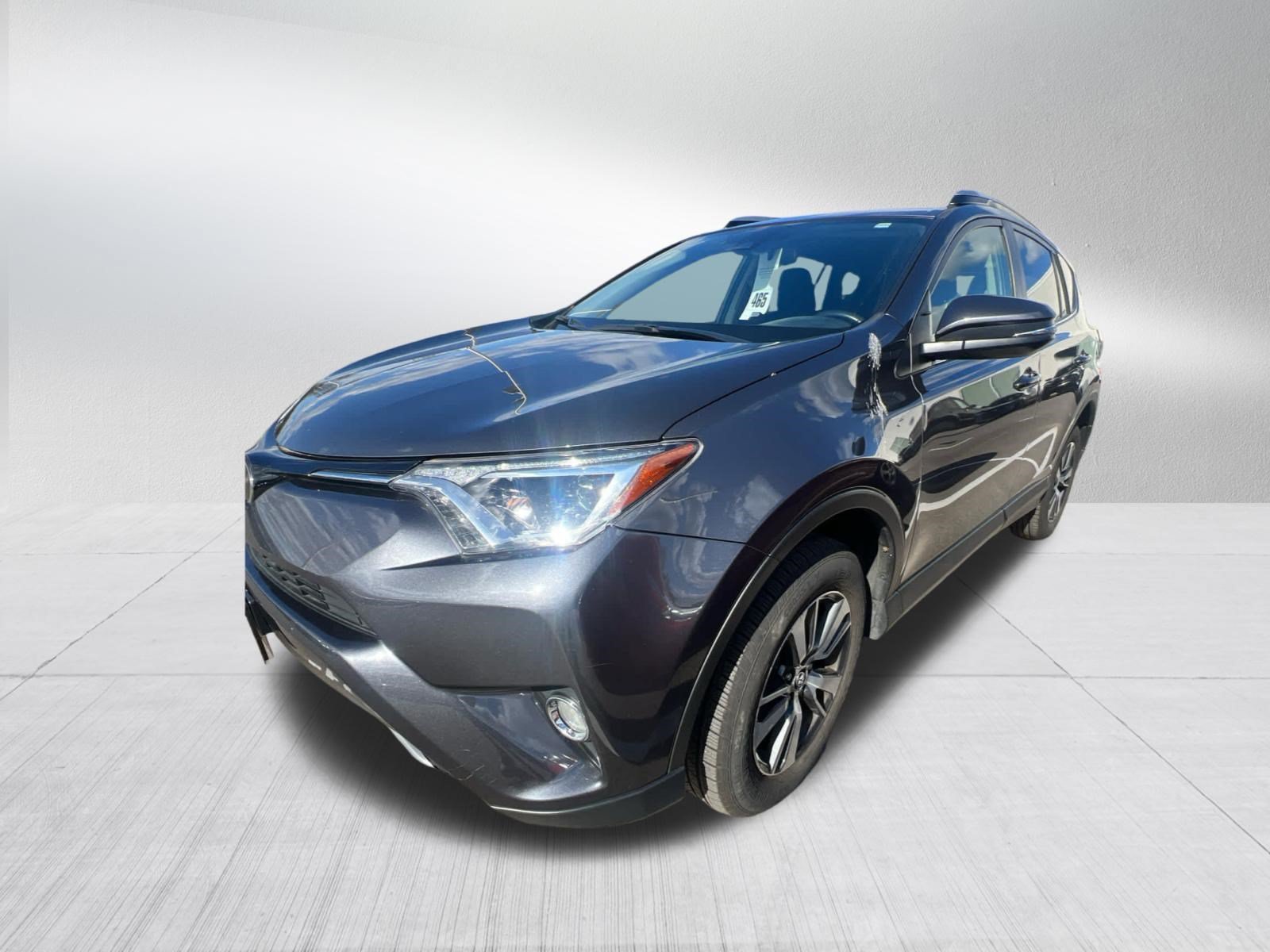 Used 2017 Magnetic Gray Metallic Toyota XLE image 6