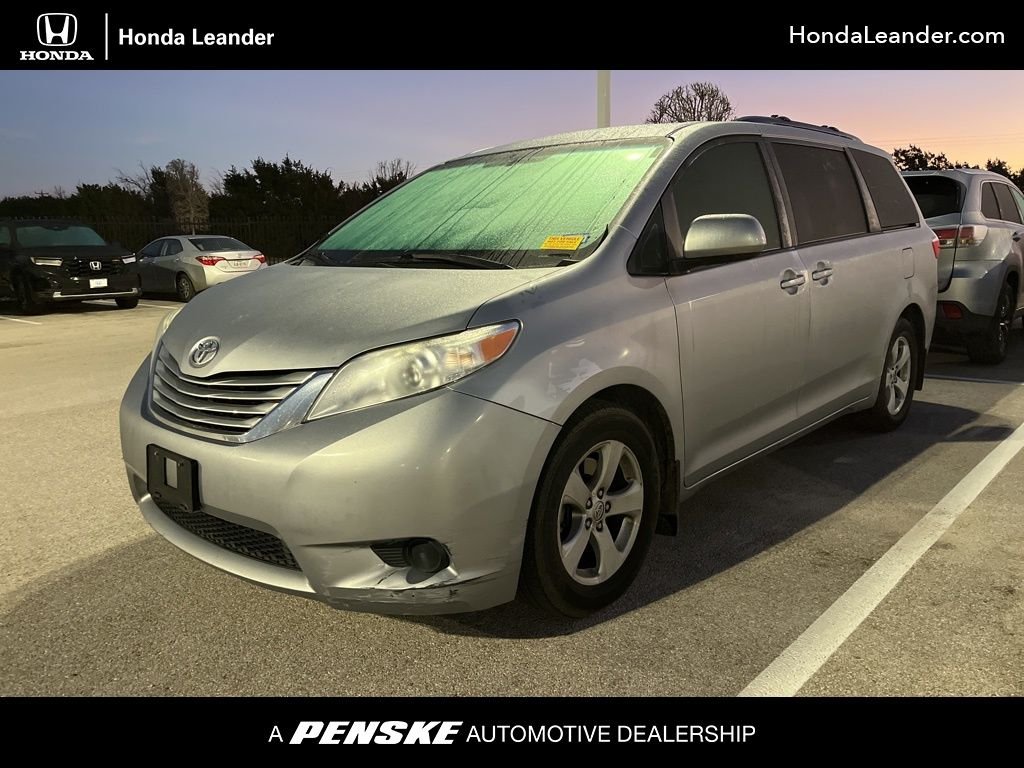 2017 Toyota Sienna LE