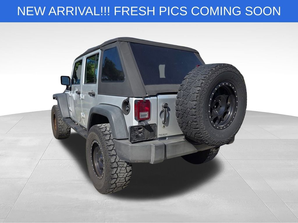 Used 2009 Silver Jeep X image 6