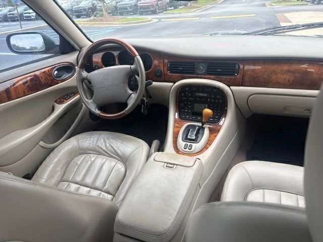 Used 2003  Jaguar Base image 23