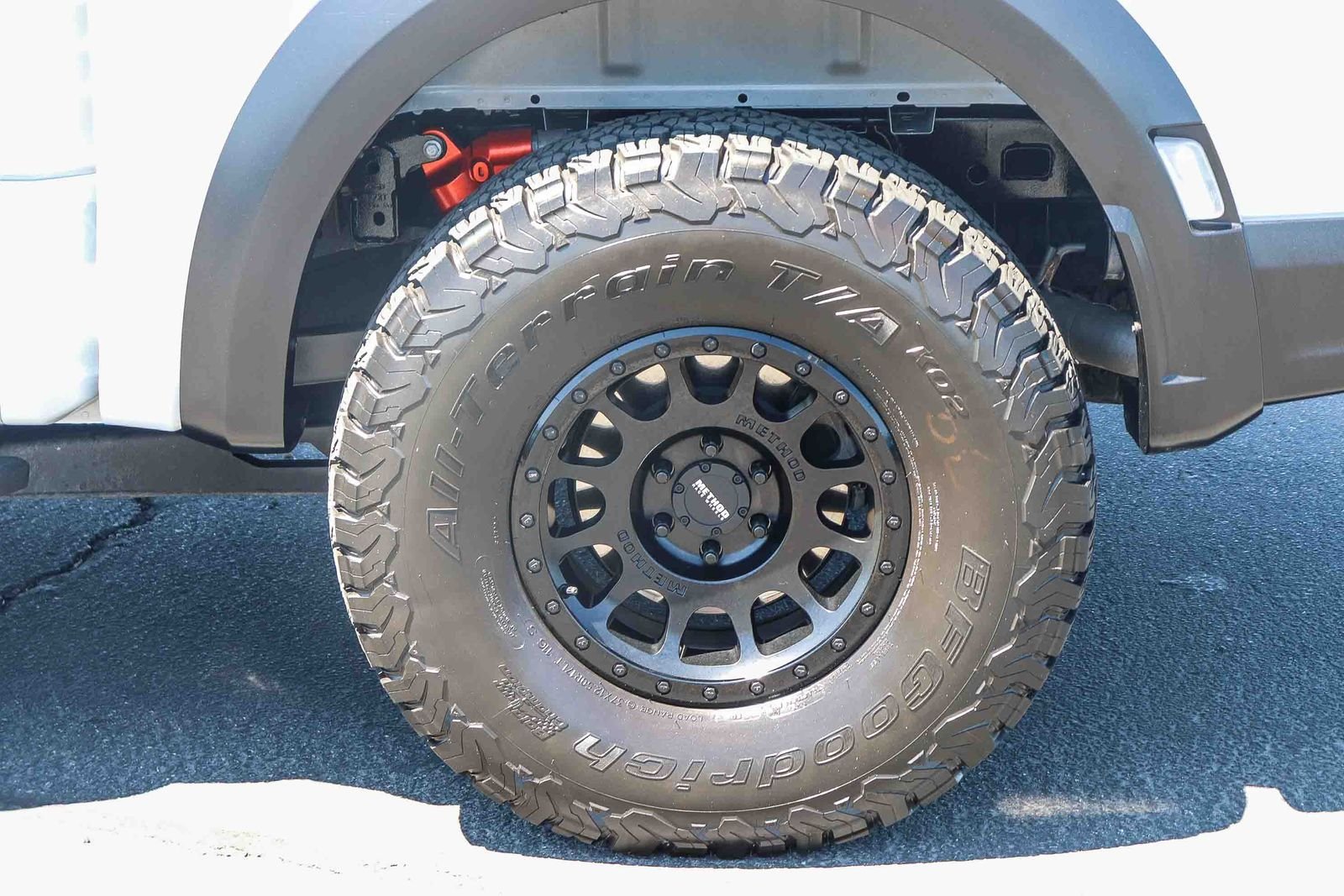 Used 2025 White Metallic Ford Raptor image 8