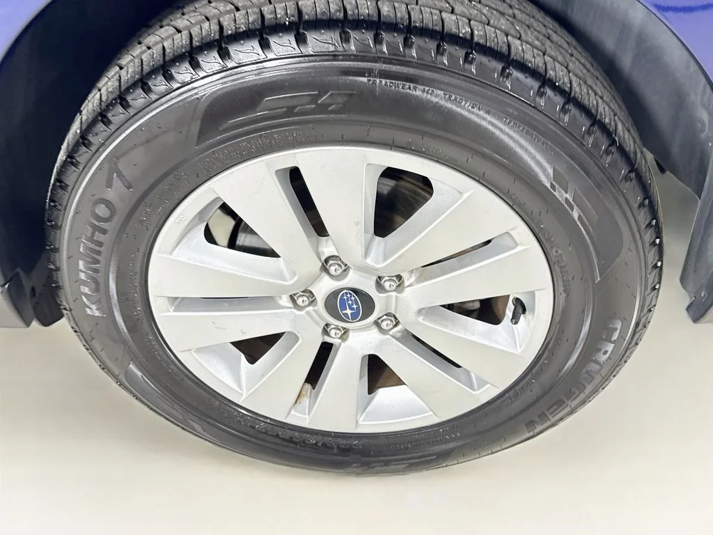 Used 2017 Lapis Blue Pearl Subaru 2.5i Premium image 37