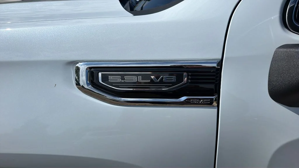 New 2026 White GMC SLT image 33