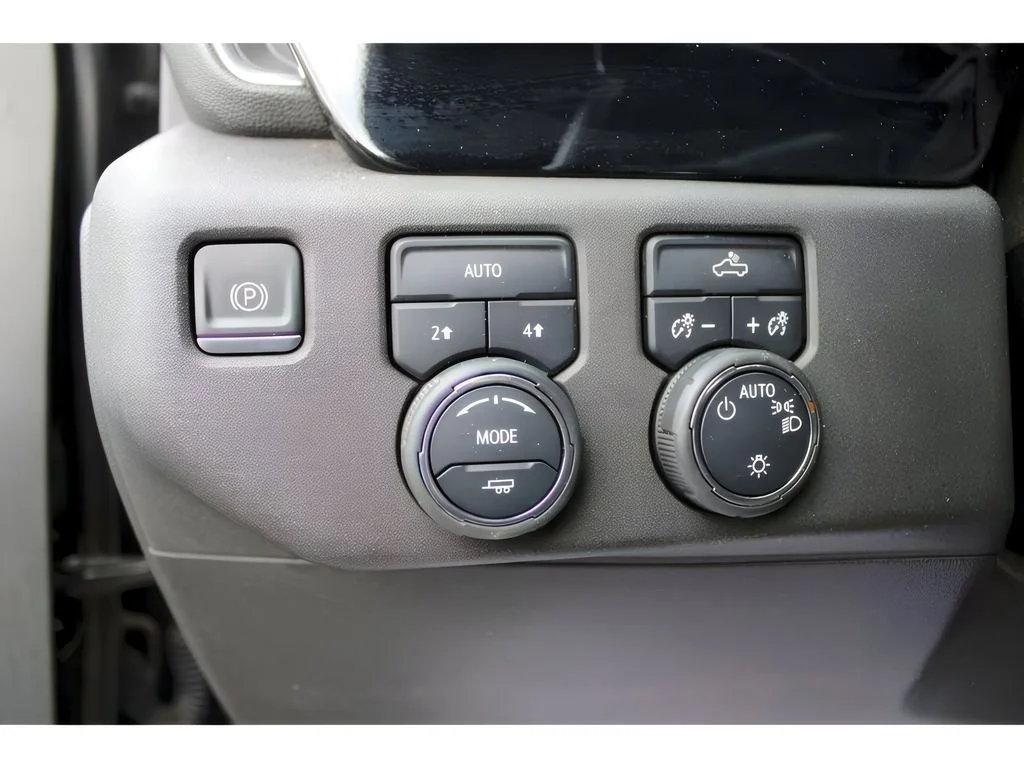 2023 Chevrolet Silverado 1500 LT - Photo 17
