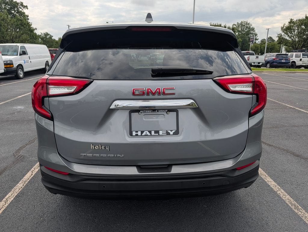 Used 2024 Silver GMC SLE image 23