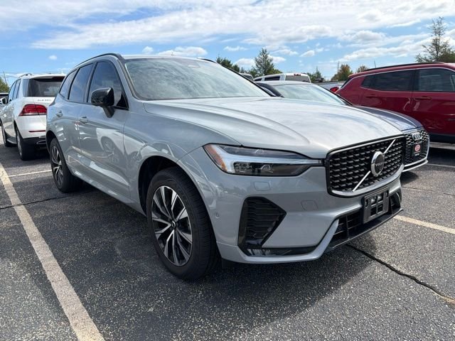 2024 Volvo XC60 B5 Plus Dark Theme