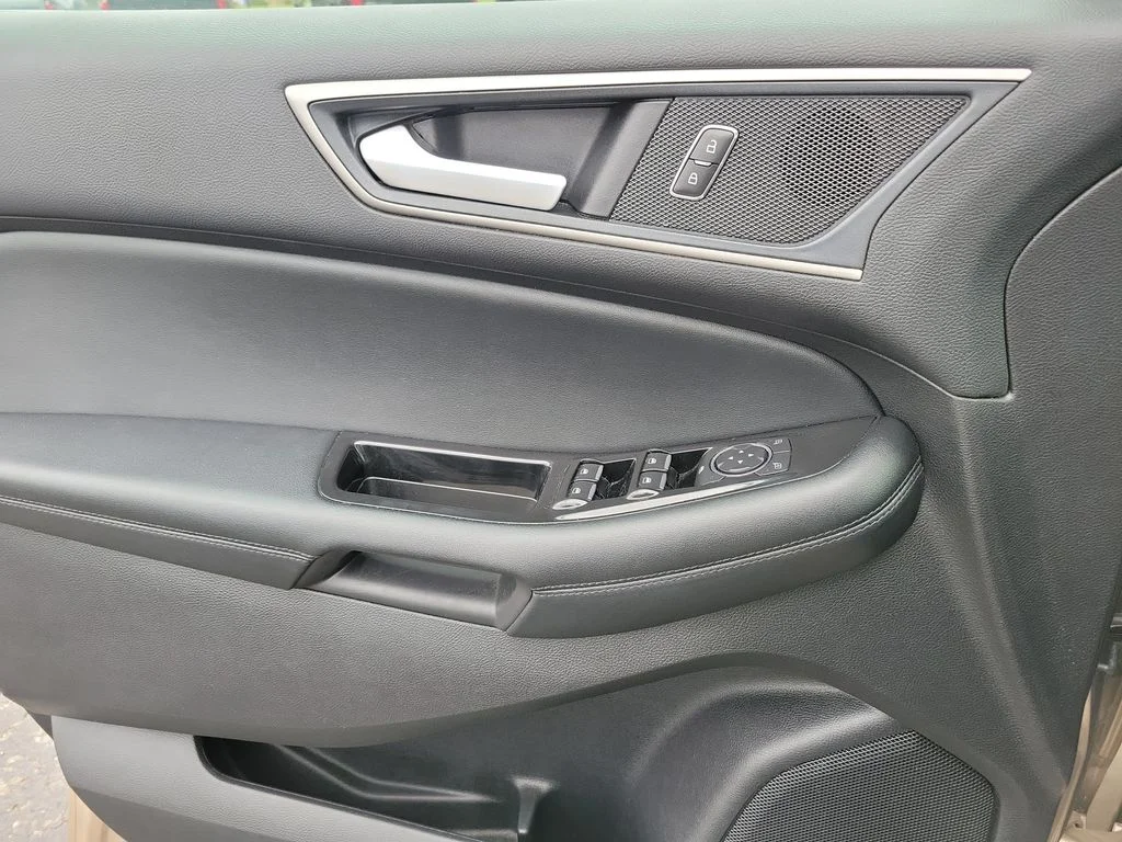 2020 Ford Edge SEL - Photo 18