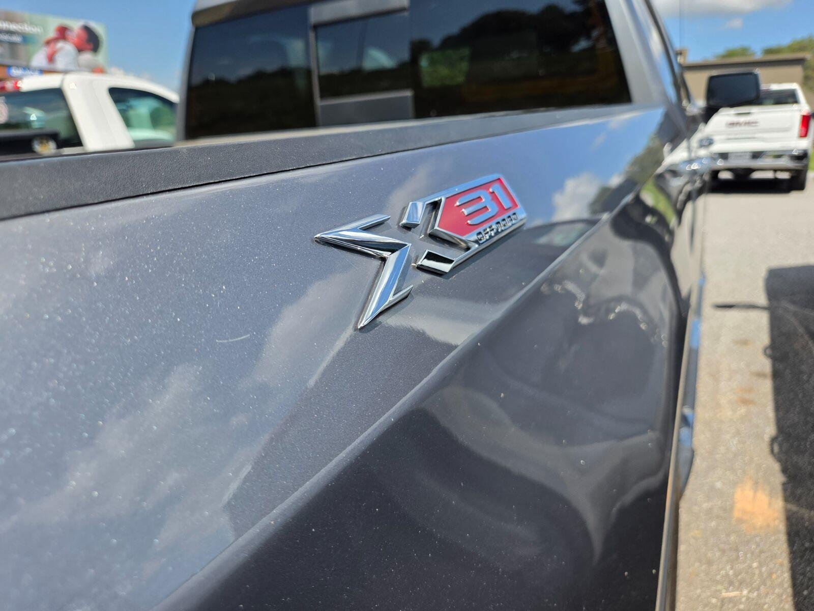 Used 2020 SATIN STEEL METALLIC GMC SLT image 7