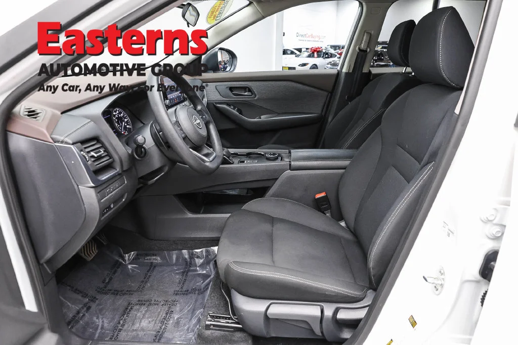 Used 2023 White Nissan S image 14