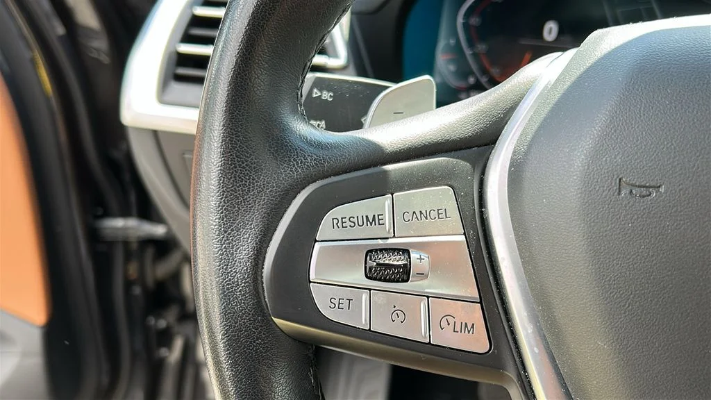 Used 2023 Gray BMW xDrive30i image 10