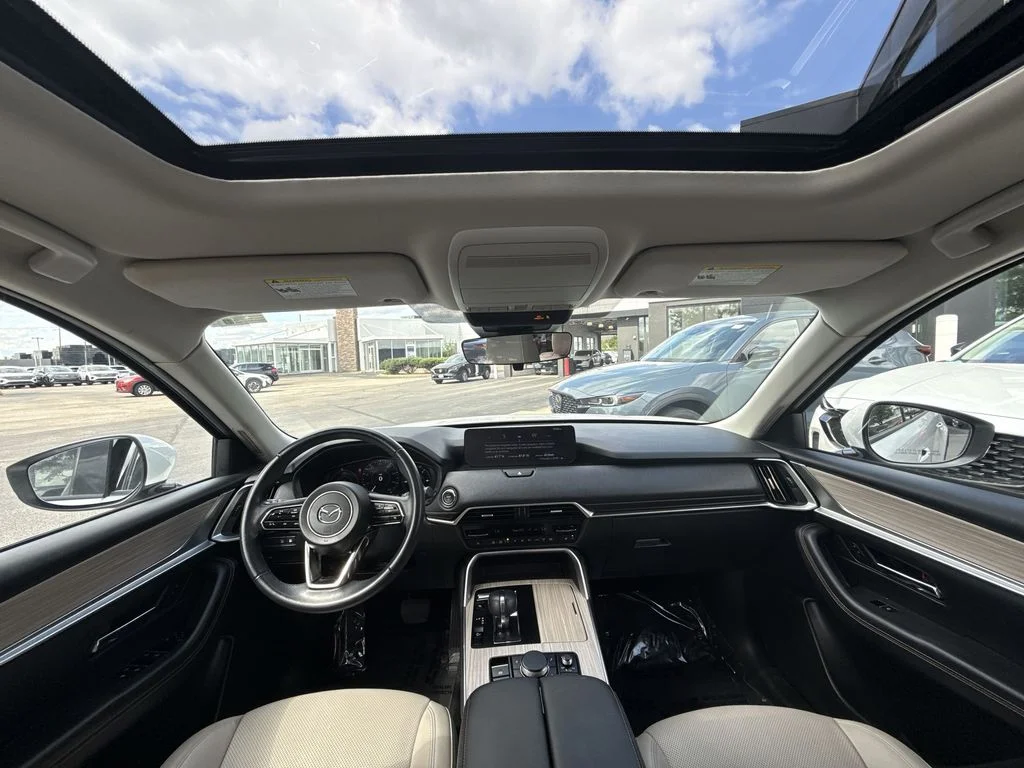 Used 2024 White Mazda Preferred image 22