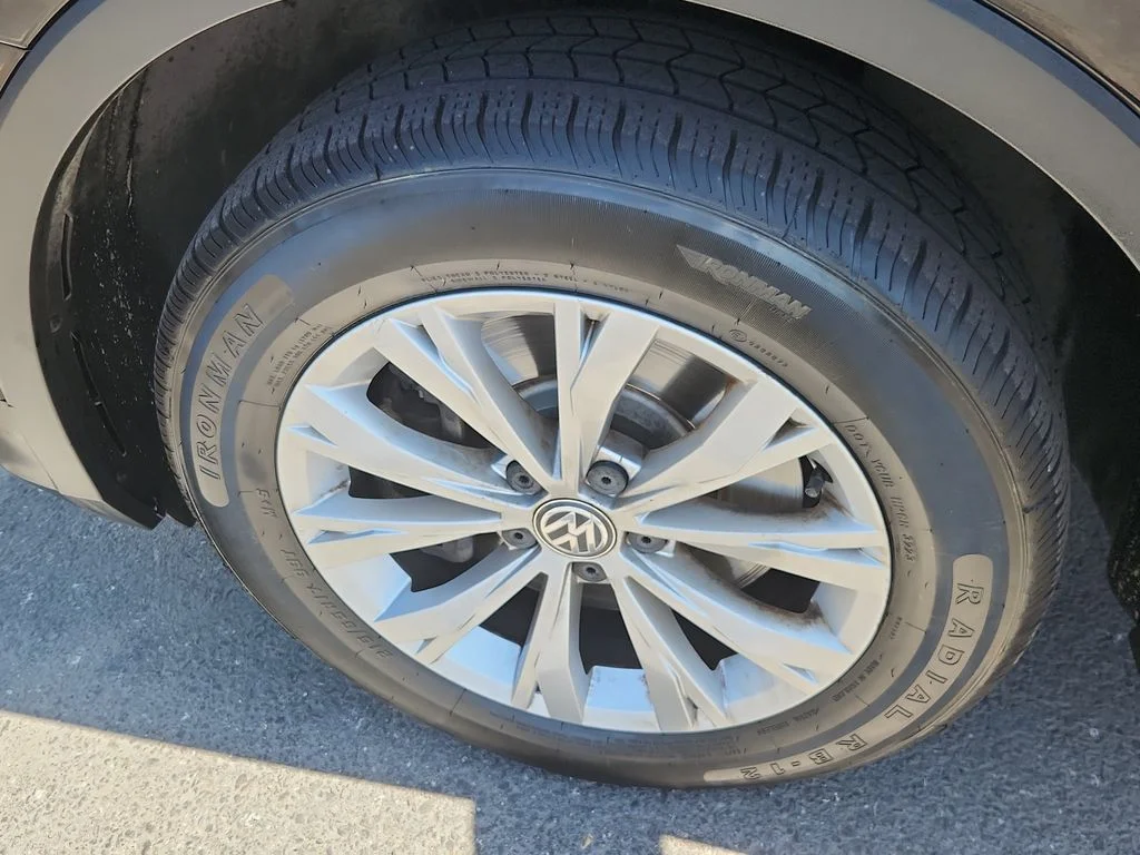 Used 2018 Black Volkswagen 2.0T S image 17