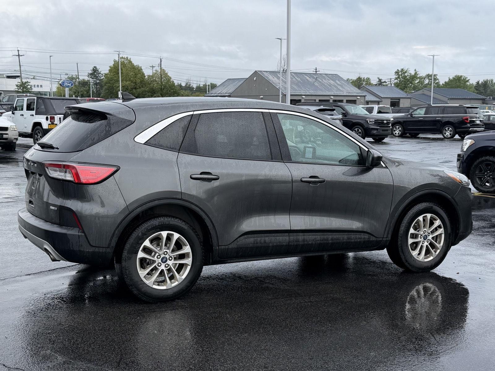 Used 2020 Magnetic Ford SE image 6