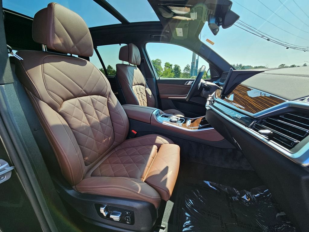 Used 2026 Manhattan Green Metallic BMW xDrive40i image 18