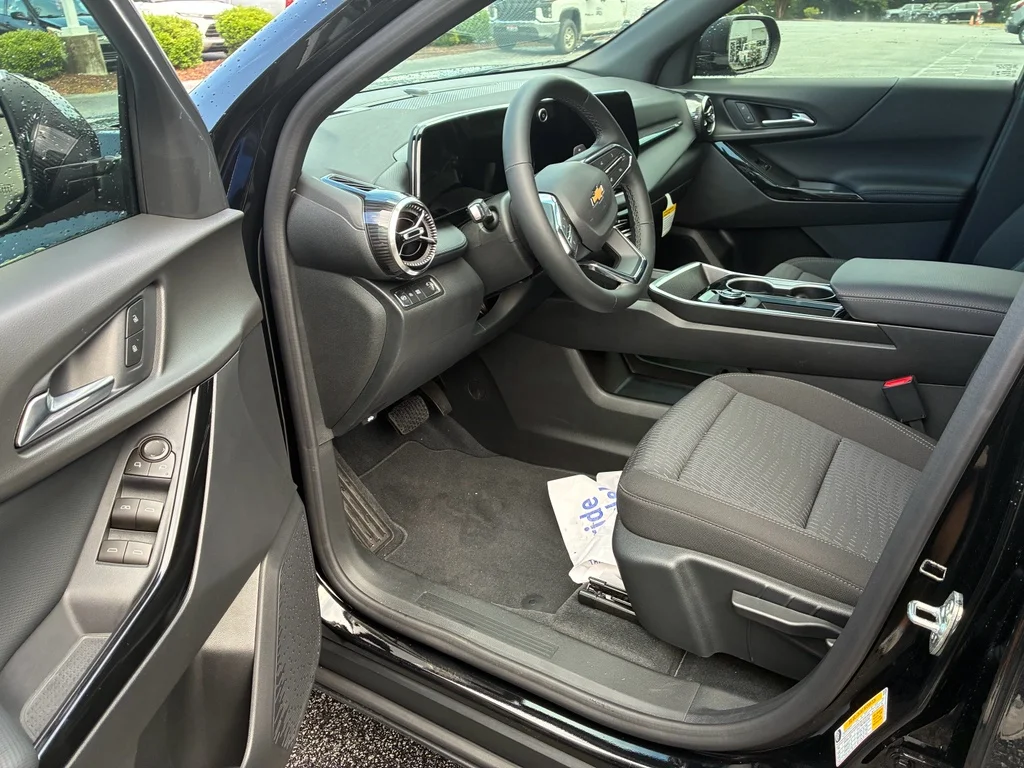 2026 Chevrolet Equinox LT - Photo 6