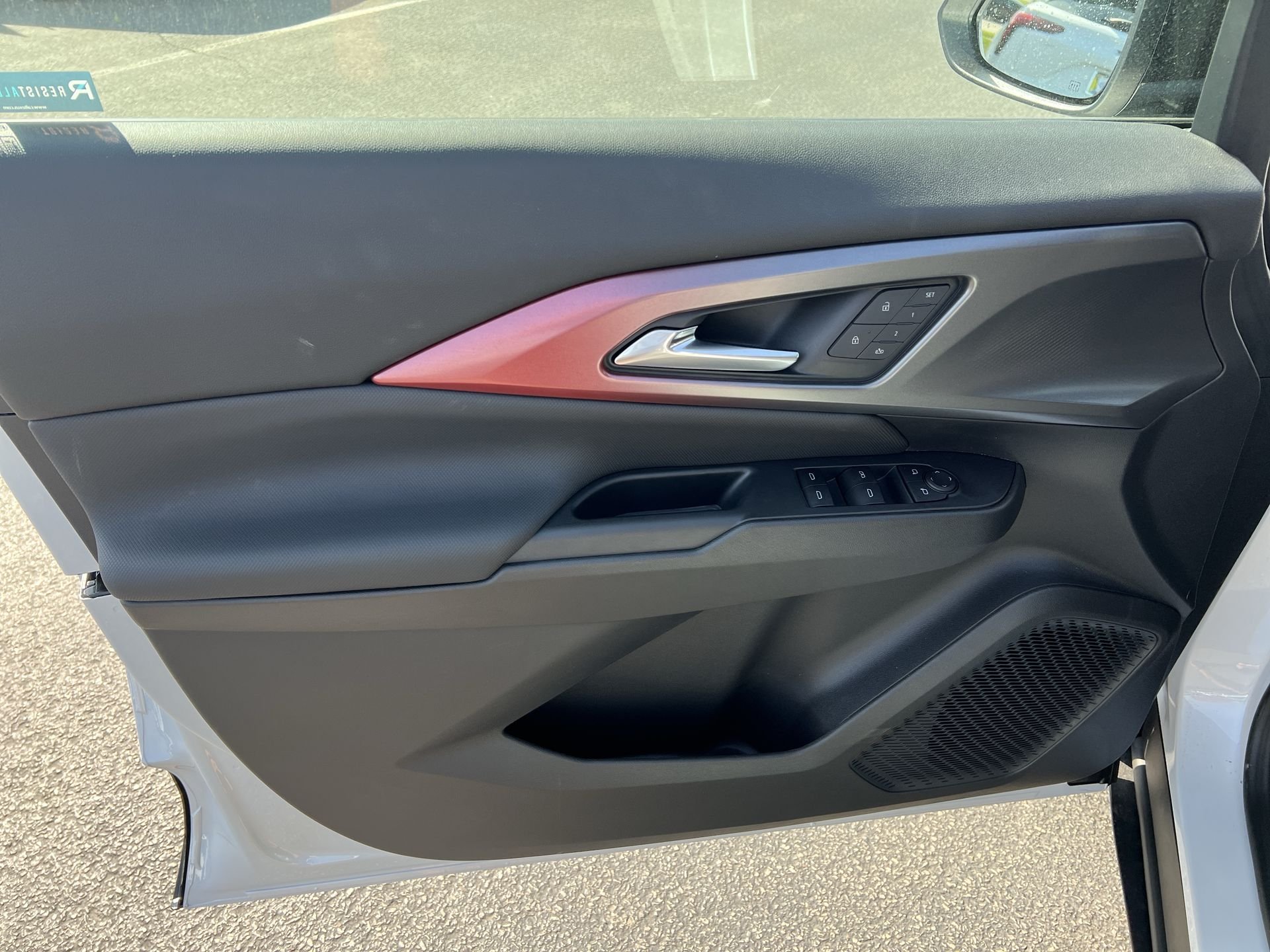 2025 Chevrolet Equinox EV RS - Photo 12