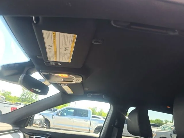Used 2025 White Jeep Limited image 12