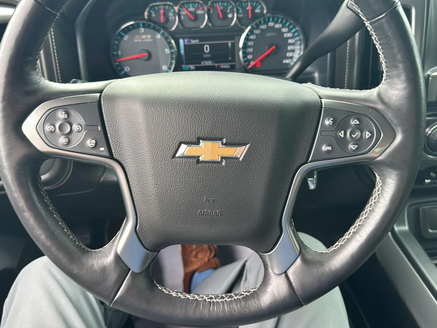 Used 2018 Iridescent Pearl Tricoat Chevrolet LTZ image 9