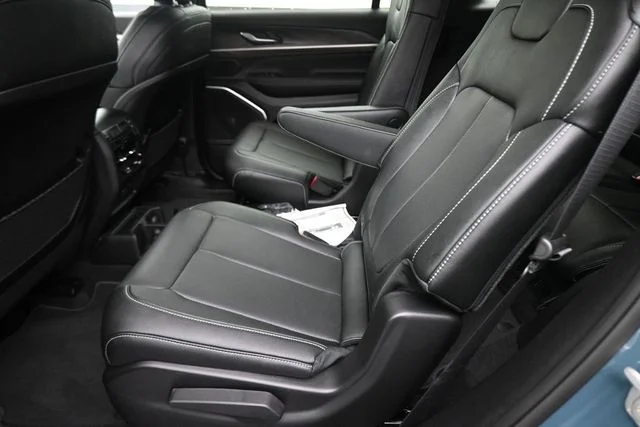 New 2026 Steel Blue Exterior Paint Jeep Limited Reserve image 29