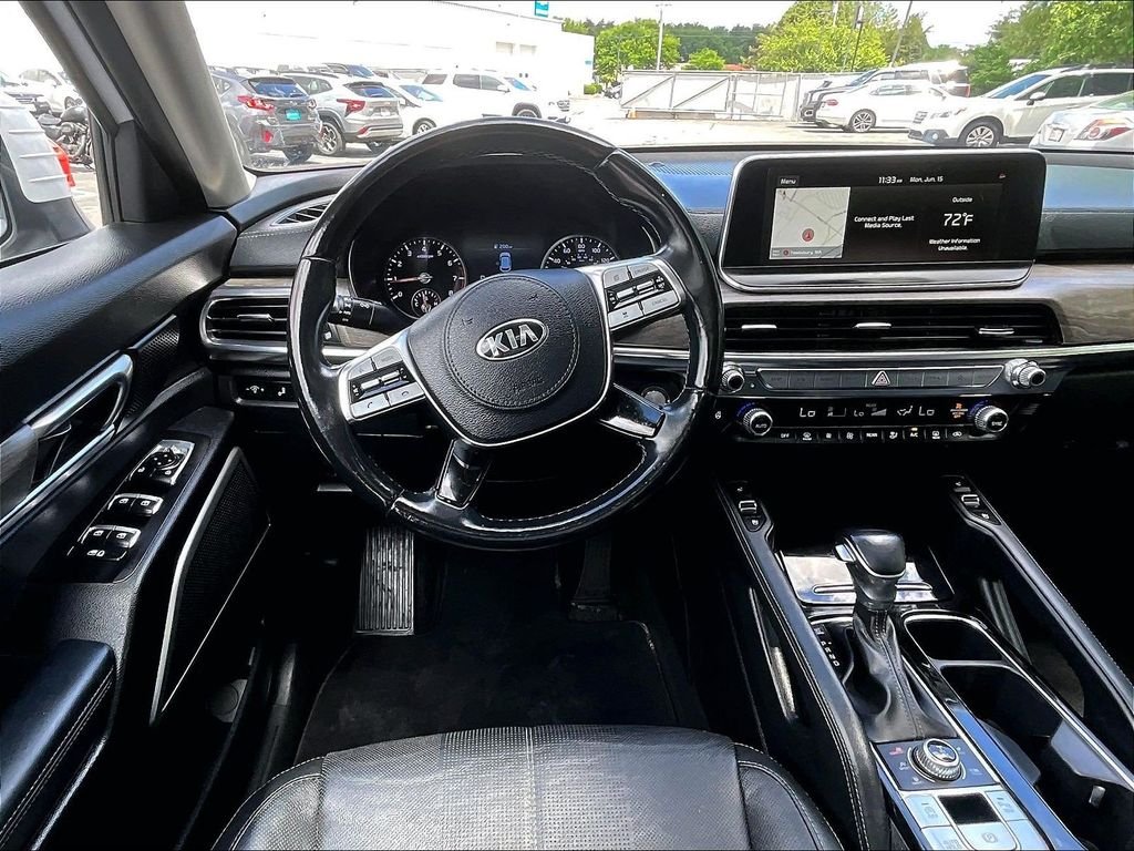 Used 2021 White Kia EX image 17