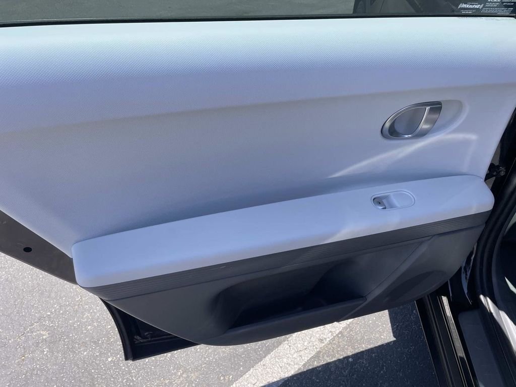 2023 Hyundai IONIQ 5 SE - Photo 24