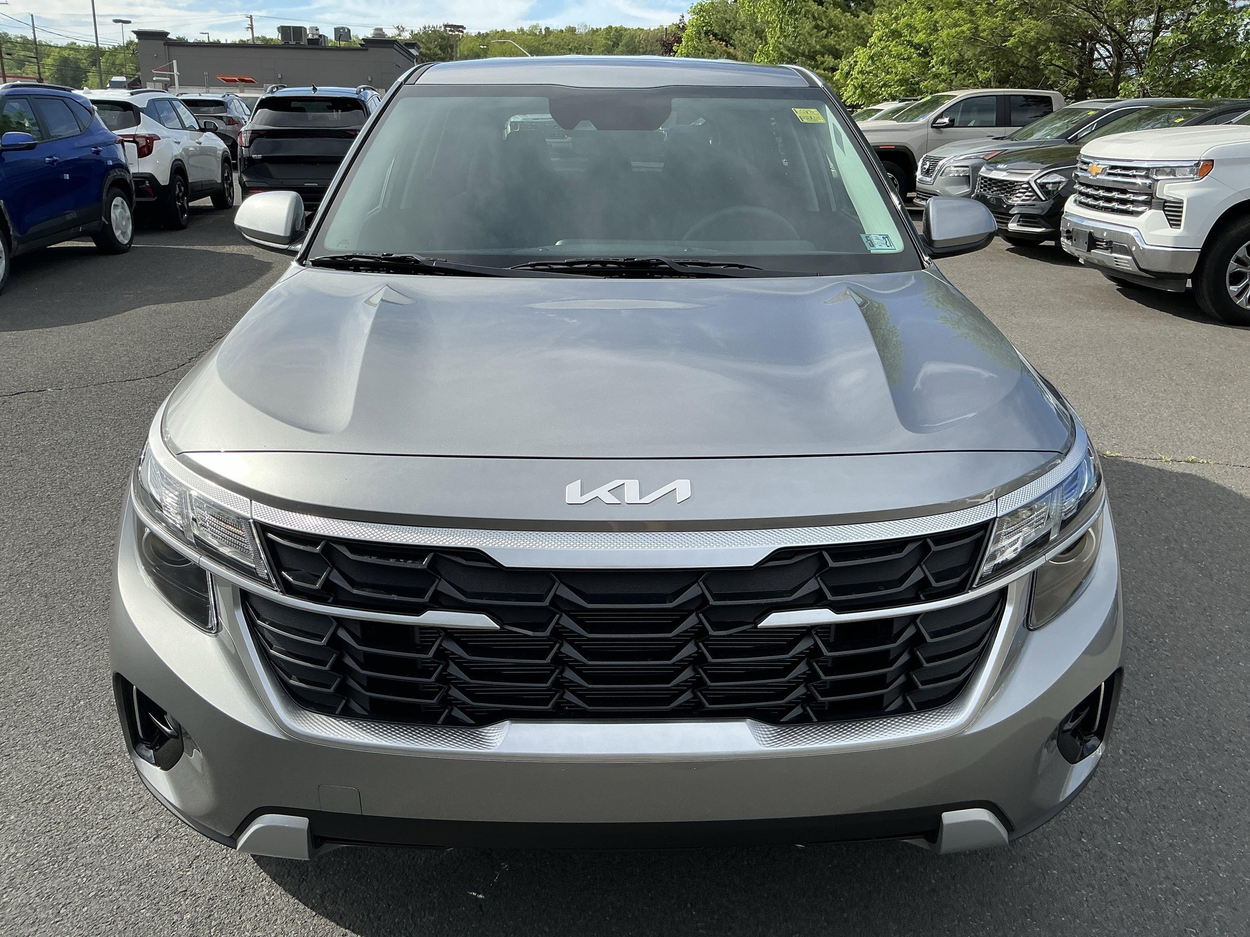 New 2026 Steel Gray Kia LX image 8