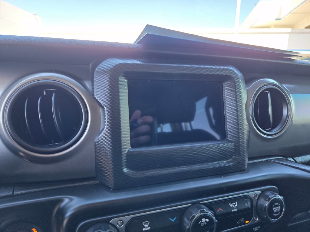 Used 2022 Black Jeep Unlimited Sport image 15