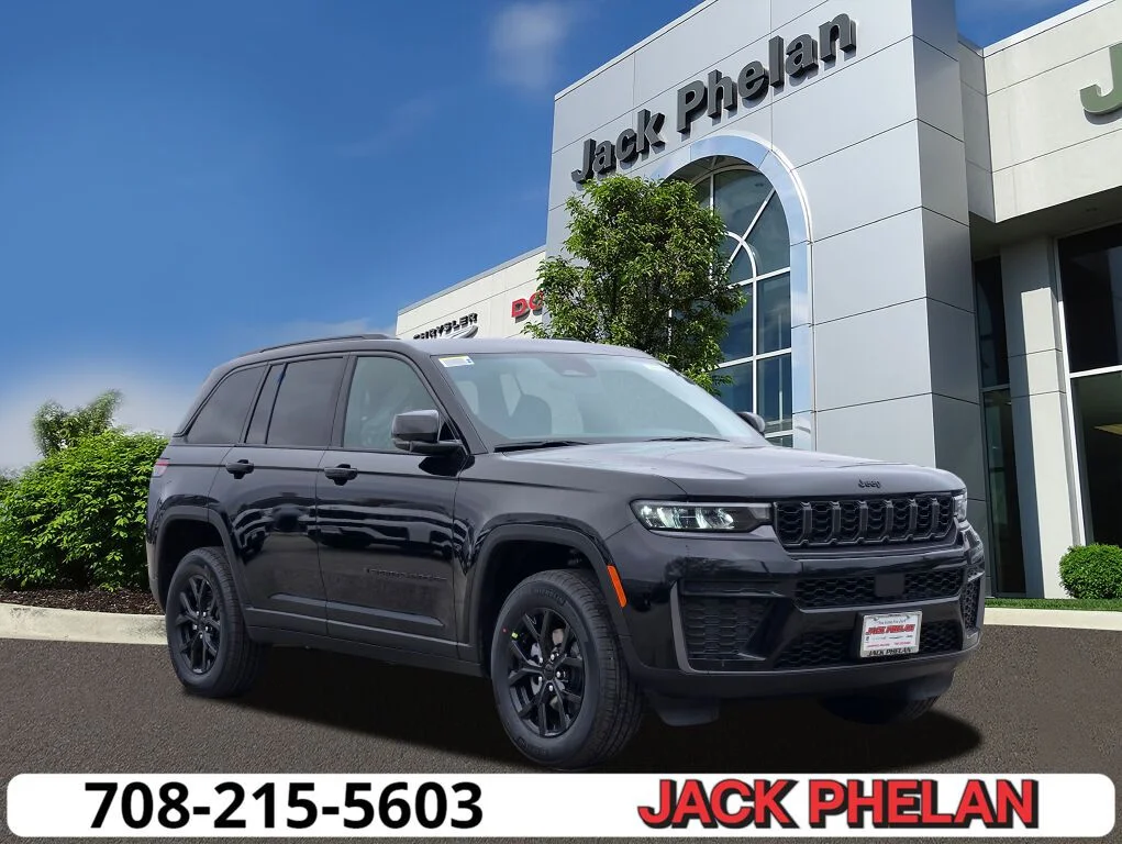 New 2026 Diamond Black Crystal Pearl-Coat Exterior Paint Jeep Altitude image 1