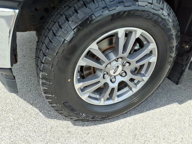Used 2018 Gray Ford Lariat image 15