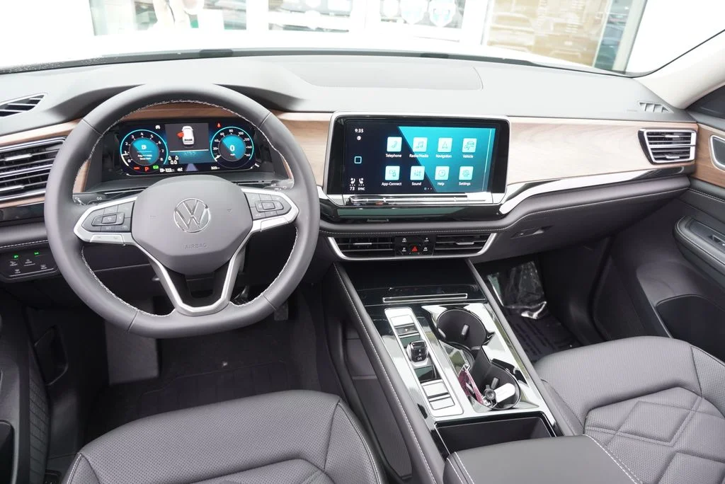 New 2026 White/off-white Volkswagen 2.0T SE w/Technology image 14