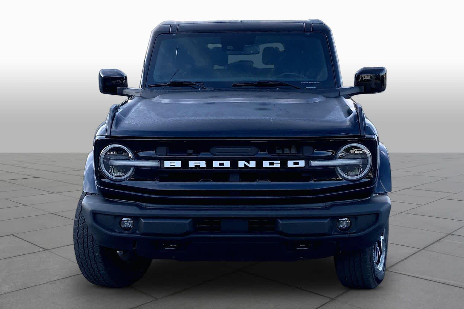 Used 2022 Shadow Black Ford Outer Banks image 4