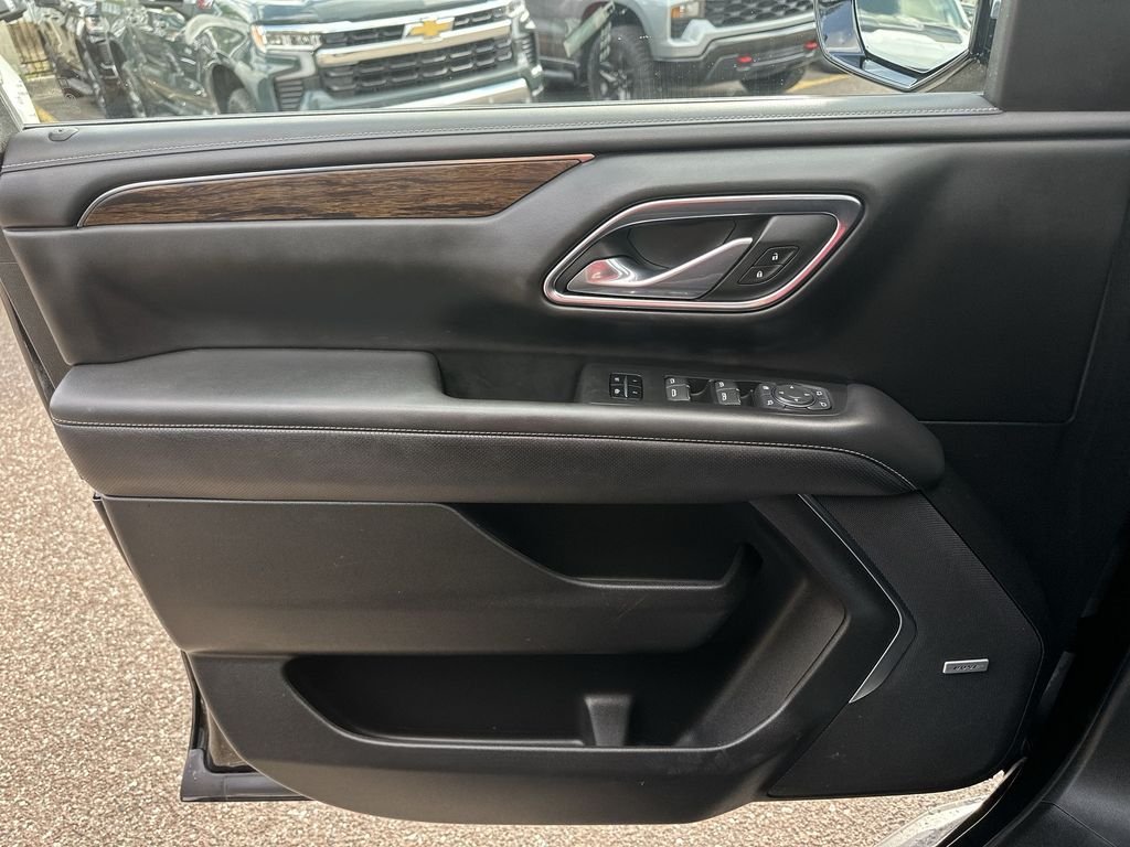 Used 2024 Black Chevrolet Premier image 30