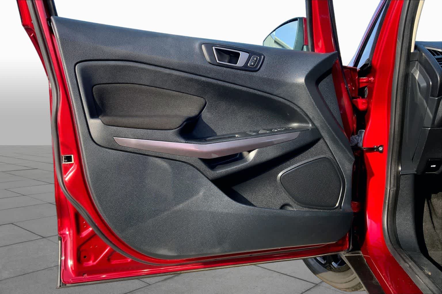 Used 2021 Ruby Red Metallic Tinted Clearcoat Ford SE image 22