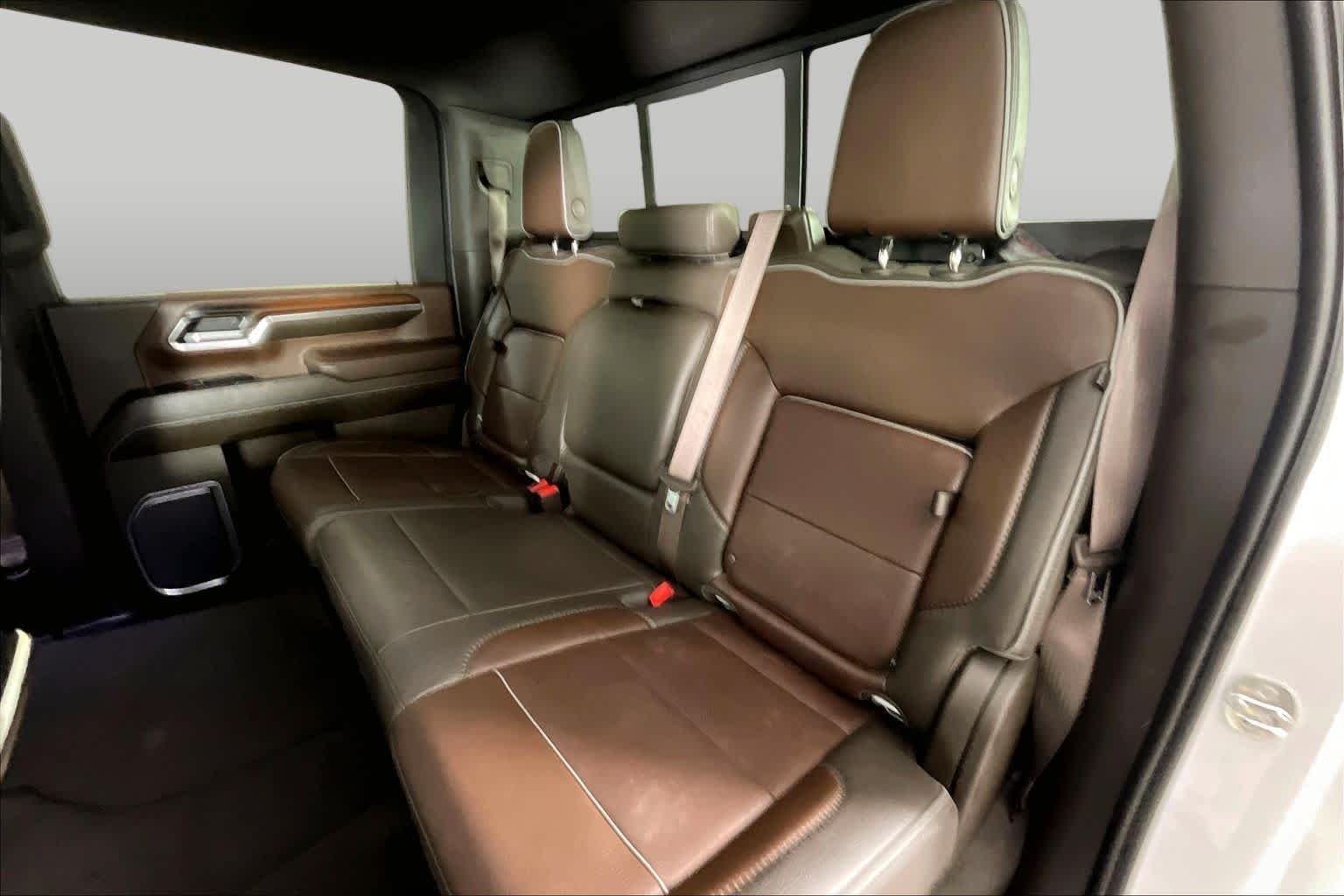 Used 2024 White Frost Tricoat GMC Denali image 18