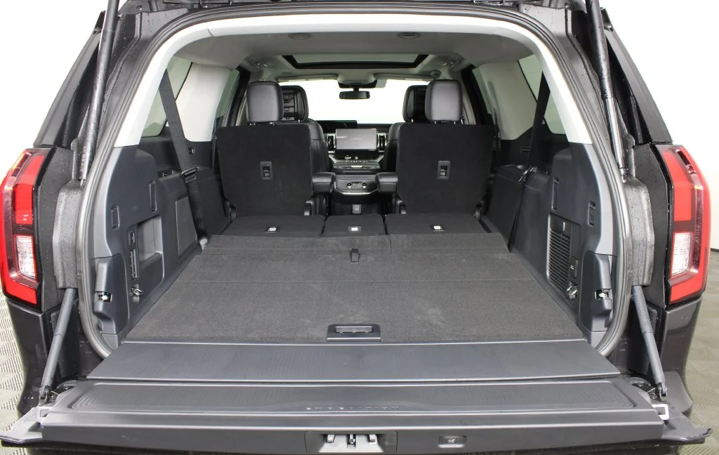New 2027 Dark Matter Gray Metallic Ford Platinum image 8