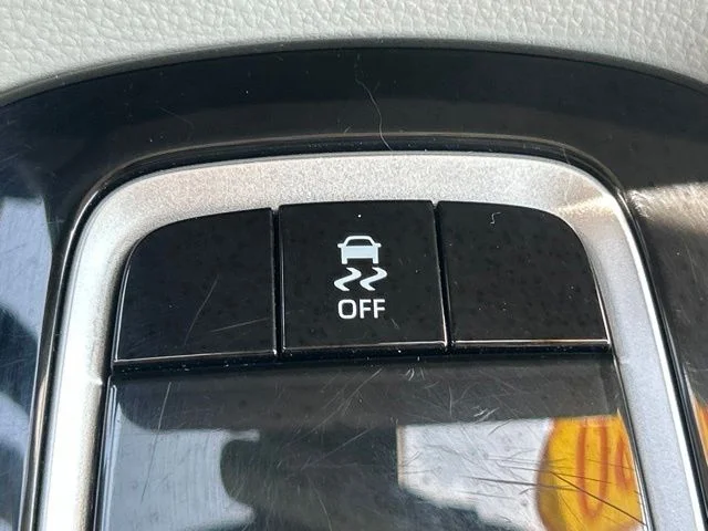 Used 2020 White Toyota LE image 50