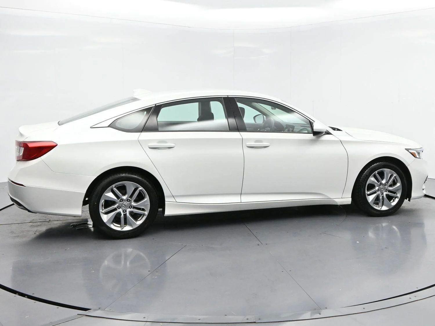 Used 2020 Platinum White Pearl Honda LX image 8