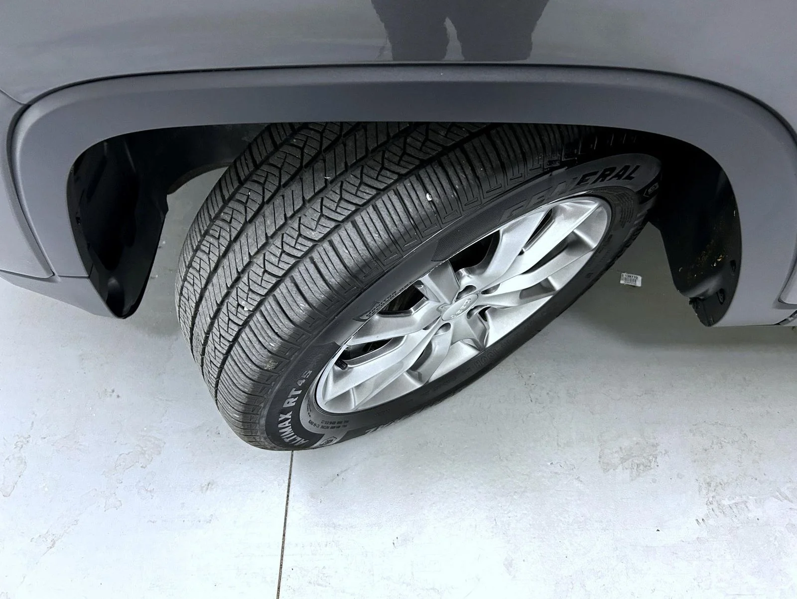 Used 2018 Gray Jeep Limited image 23