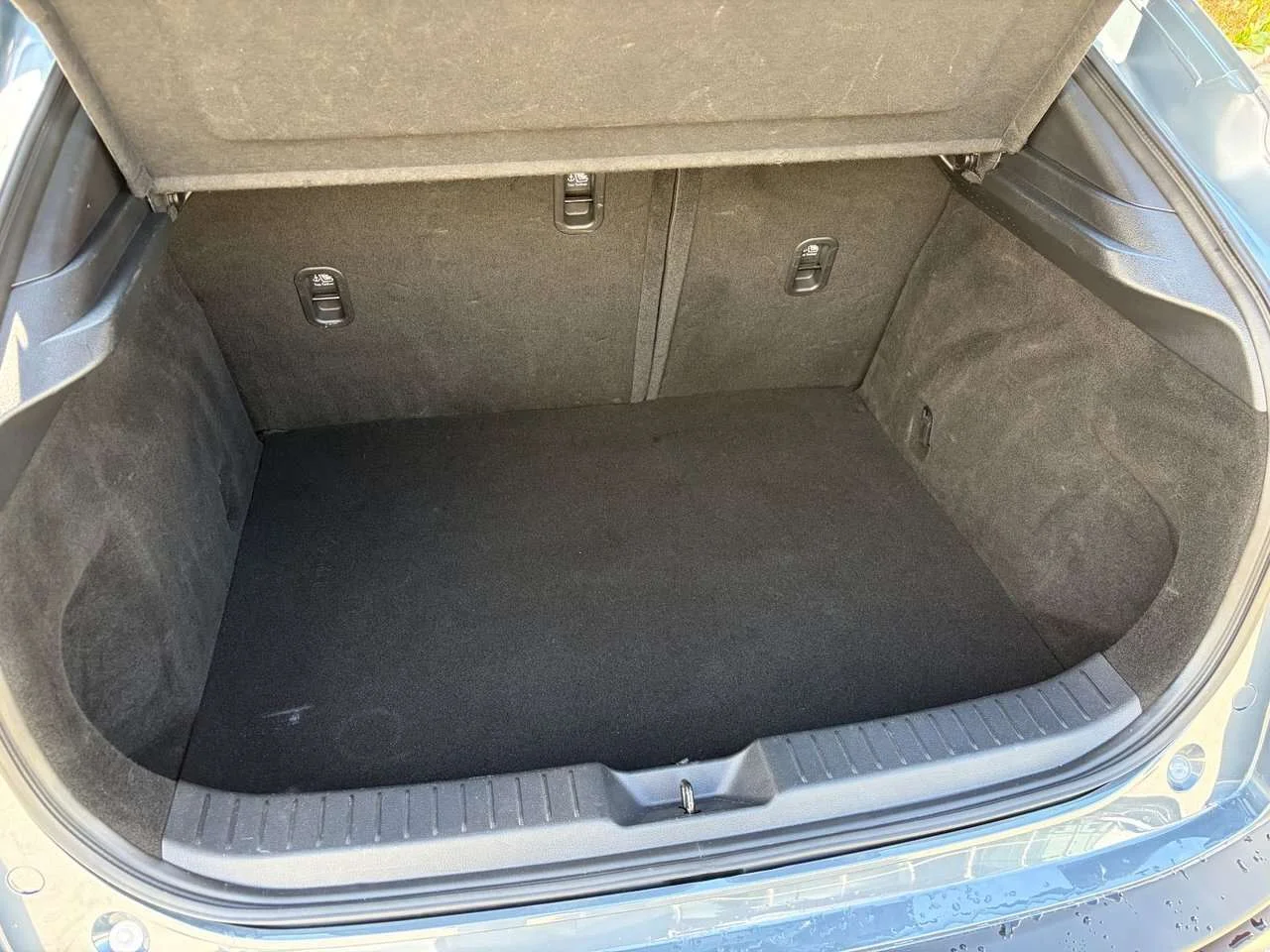 Used 2023  Mazda GS image 11