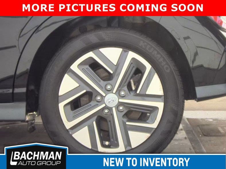 Used 2023 Abyss Black Pearl Hyundai SE image 5